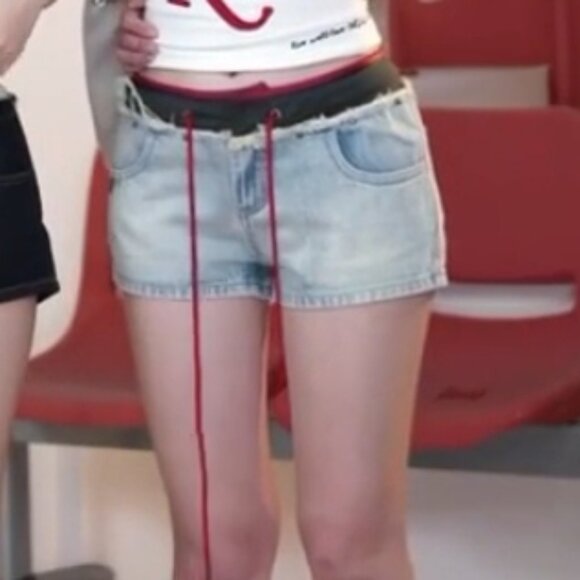 shorts with waistband and drawstrings - Picture 4 of 6